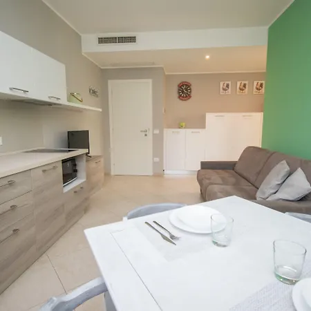 Luxury Martina Aparthotel Moniga del Garda