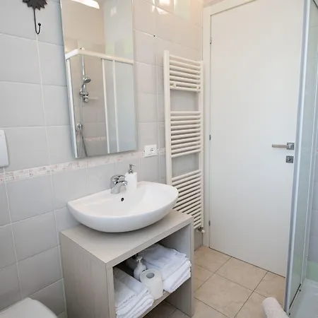 Luxury Martina Aparthotel Moniga del Garda