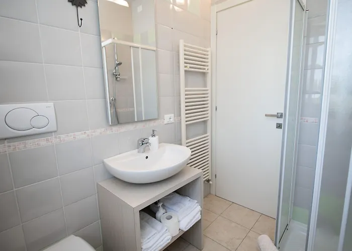 Luxury Martina شقة فندقية Moniga del Garda