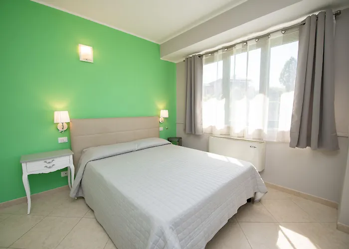 Luxury Martina 3* Moniga del Garda