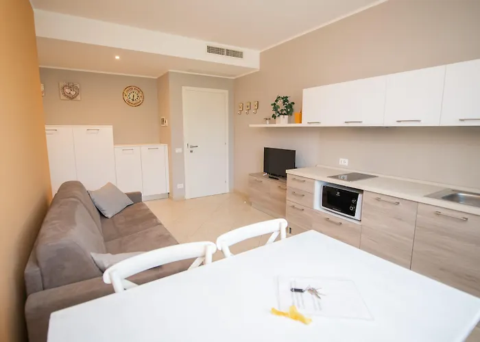 Luxury Martina شقة فندقية Moniga del Garda