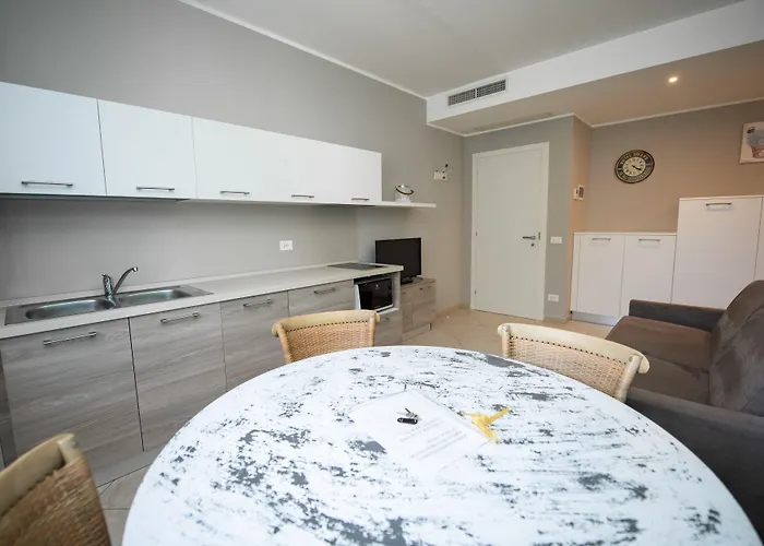 Luxury Martina شقة فندقية Moniga del Garda